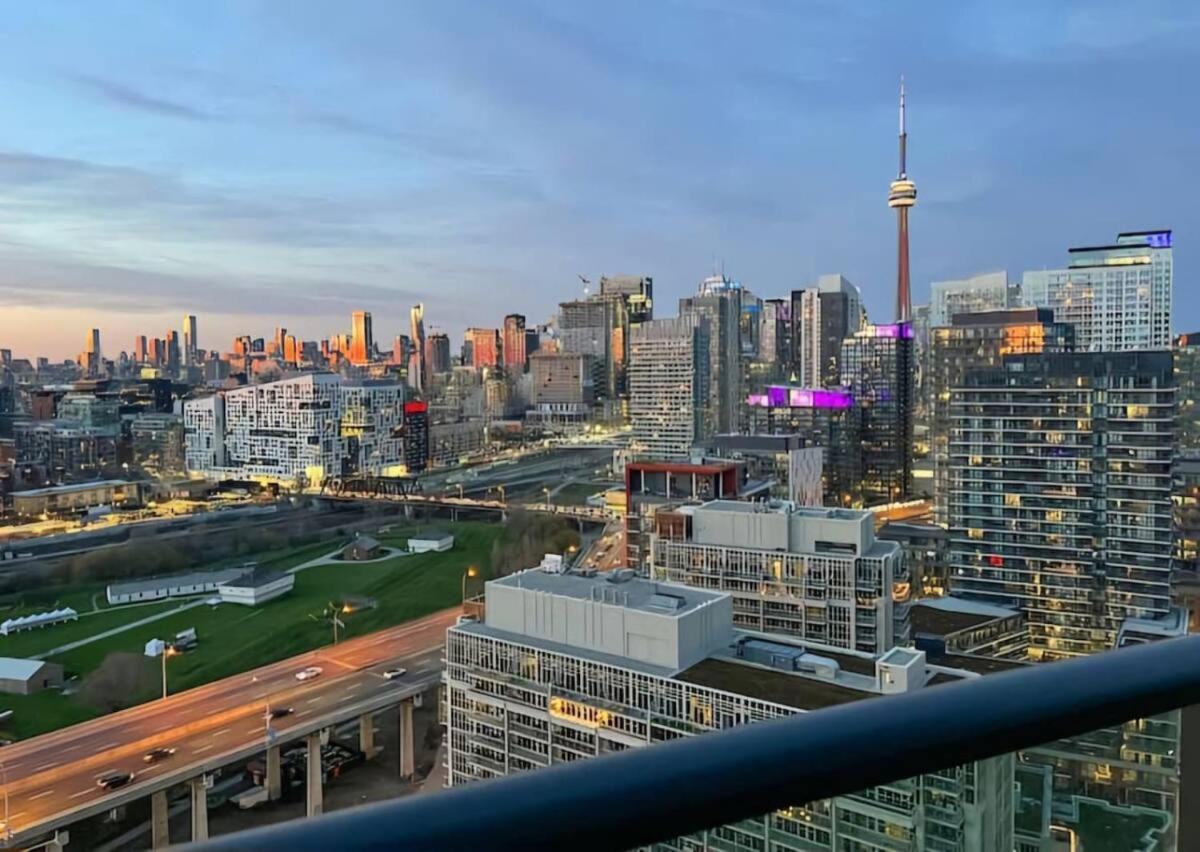 Apartment 2 Bedroom With Amazing Views, Pool And Free Parking *